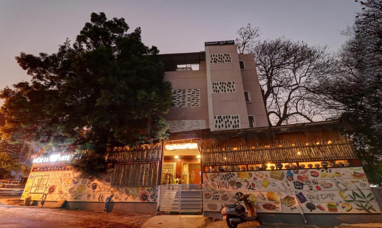 Treebo White Inn Koramangala Bangalore Buitenkant foto